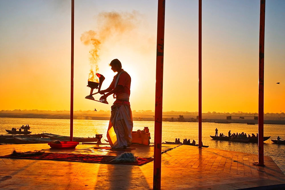 Experience magical Ganga Aarti in Varanasi