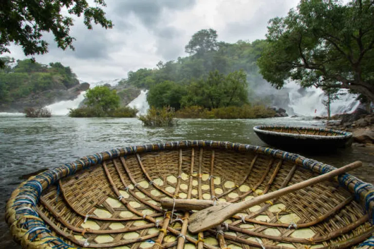 Coracle ride on Sanapur Lake Hampli