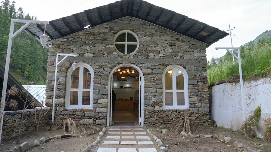 best places to eat in Barot Valley